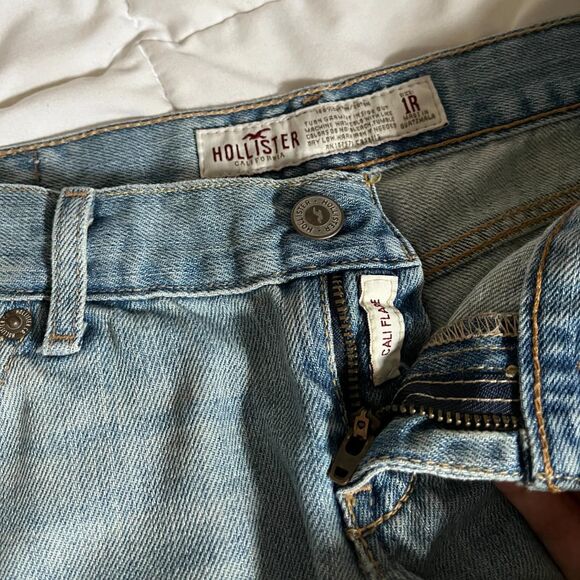 Vintage Y2K Low Rise Light Wash Distressed Cali Flare Jeans from Hollister 1R - Picture 5 of 8